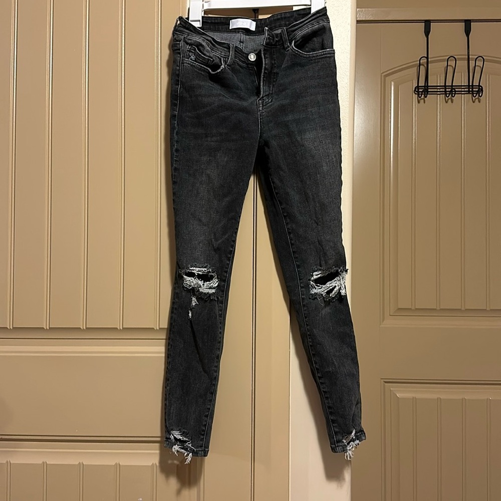 Vervet Distressed Skinny Jeans 28